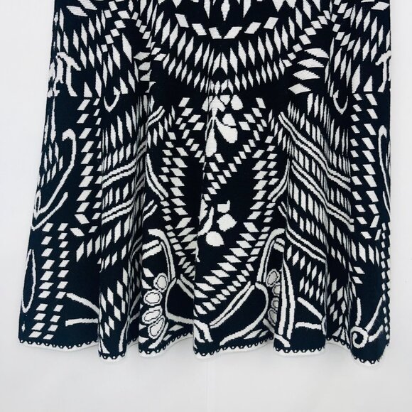 Black & White Patterned Knit Skirt With Intricate Geometric Design - Picture 2 of 12
